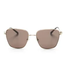 Солнцезащитные очки в массивной оправе