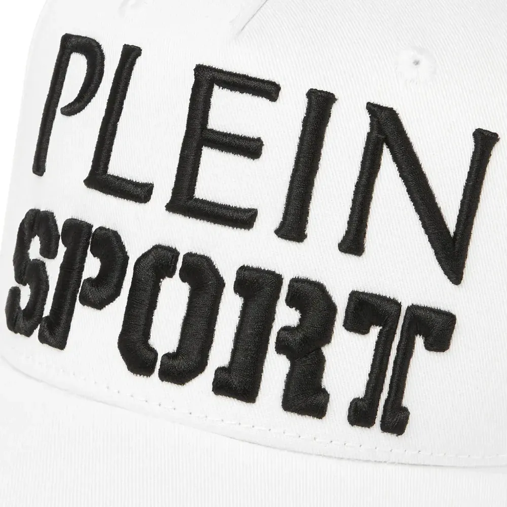 Бейсболка с вышитым логотипом