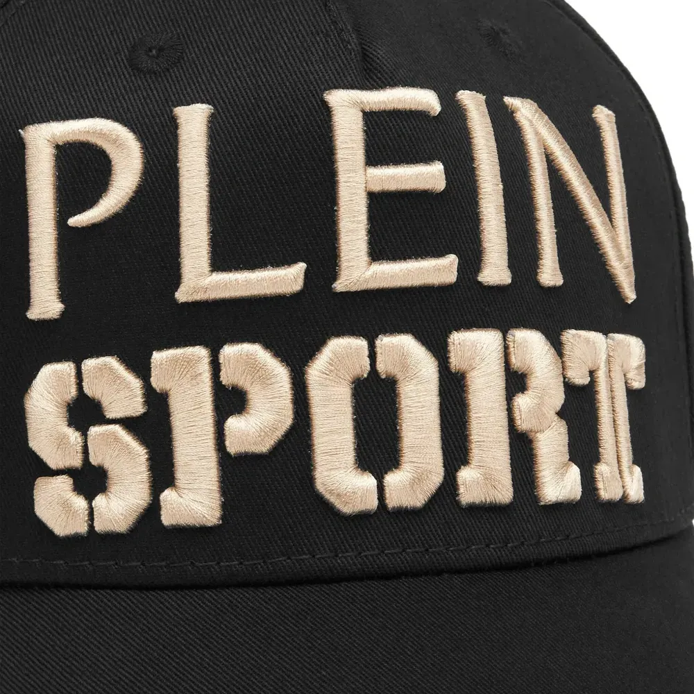 Бейсболка с вышитым логотипом