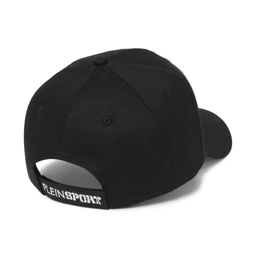 Бейсболка с вышитым логотипом