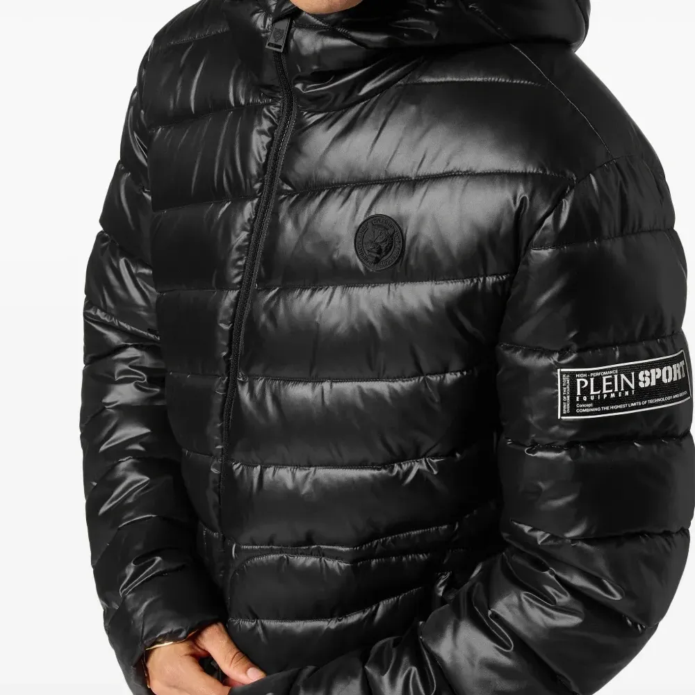 Пуховик с капюшоном