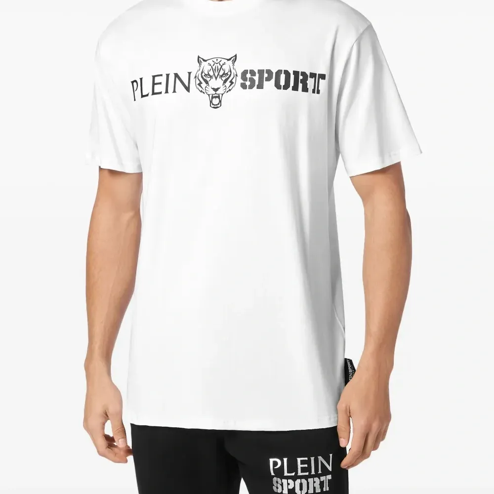 Футболка с логотипом Футболка с логотипом