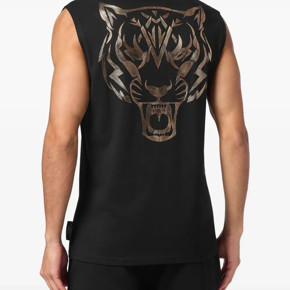 топ с круглым вырезом и принтом