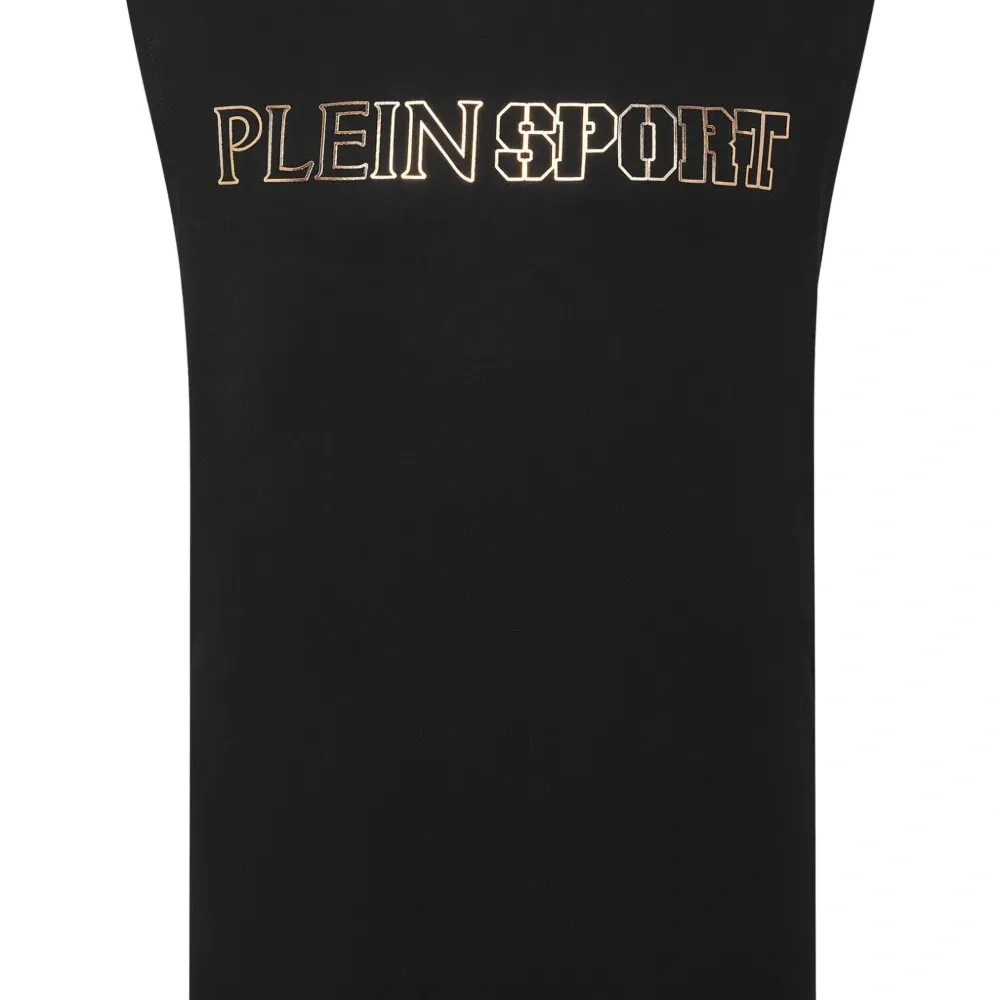 топ с круглым вырезом и принтом