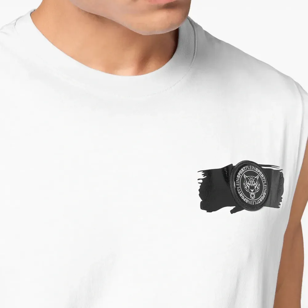 Футболка без рукавов