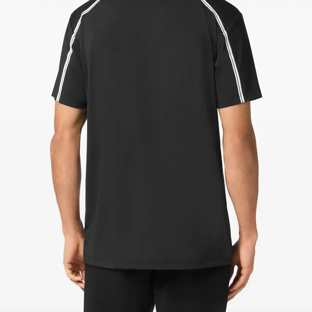 Футболка с круглым вырезом Футболка с круглым вырезом