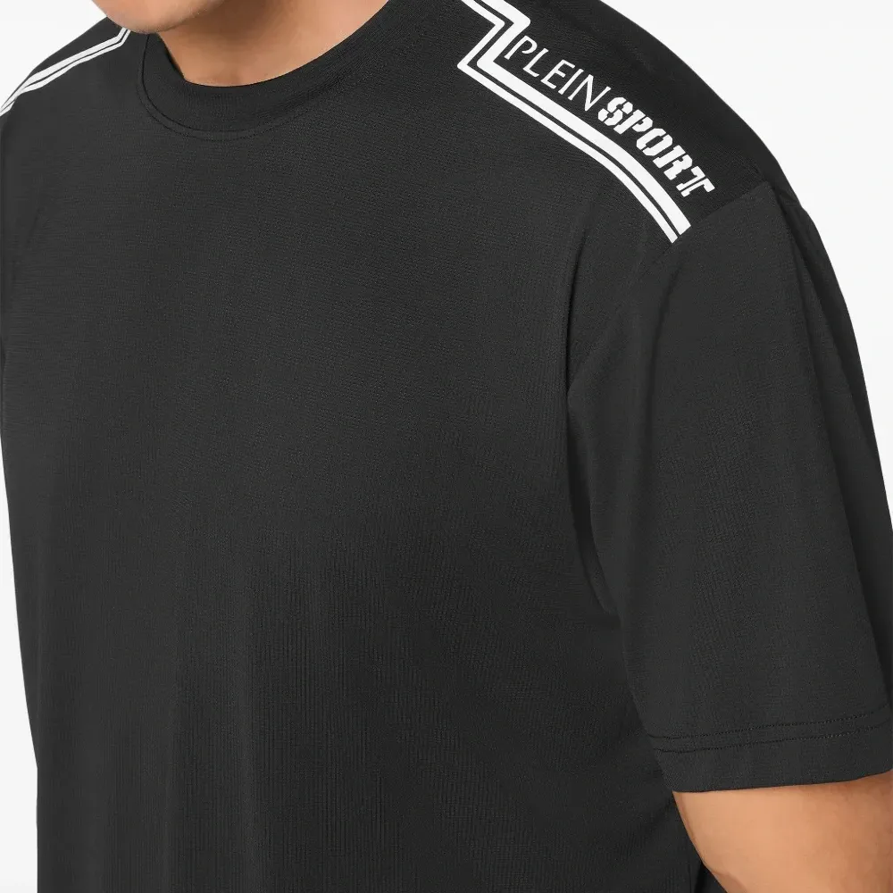 Футболка с круглым вырезом Футболка с круглым вырезом