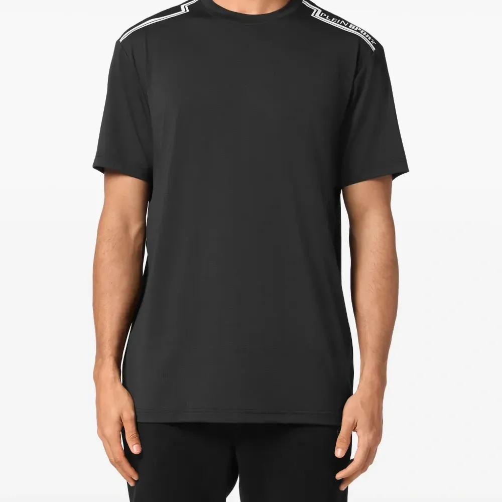 Футболка с круглым вырезом Футболка с круглым вырезом