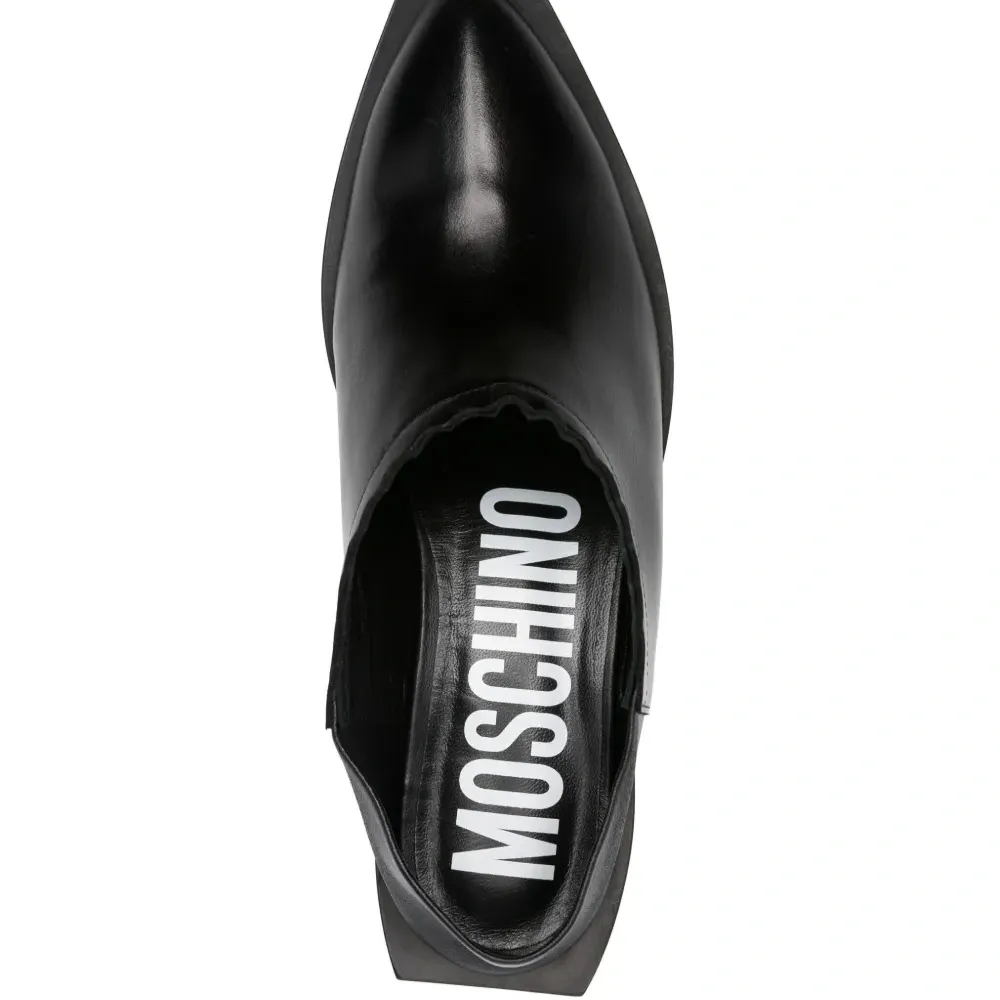 Лоферы на каблуке