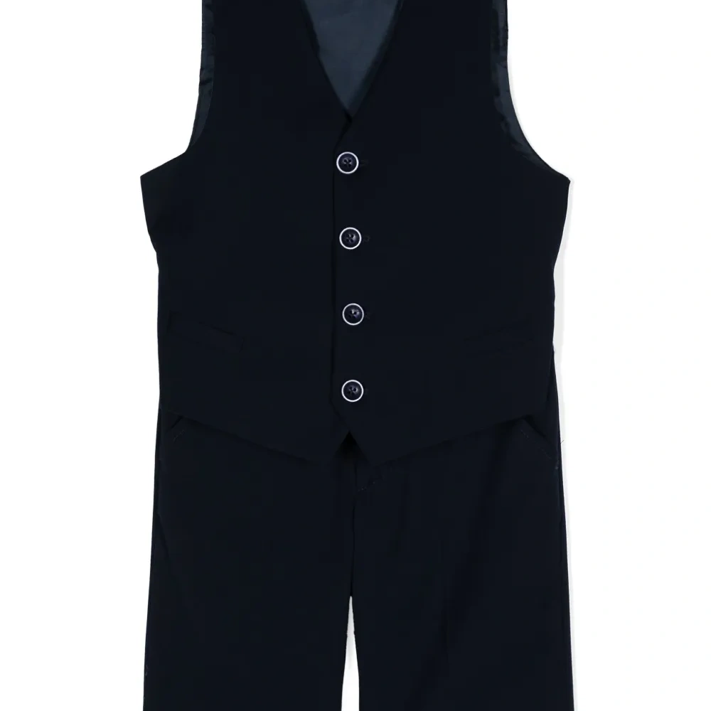 Шерстяной комплект из шортов и топа с V-образным вырезом