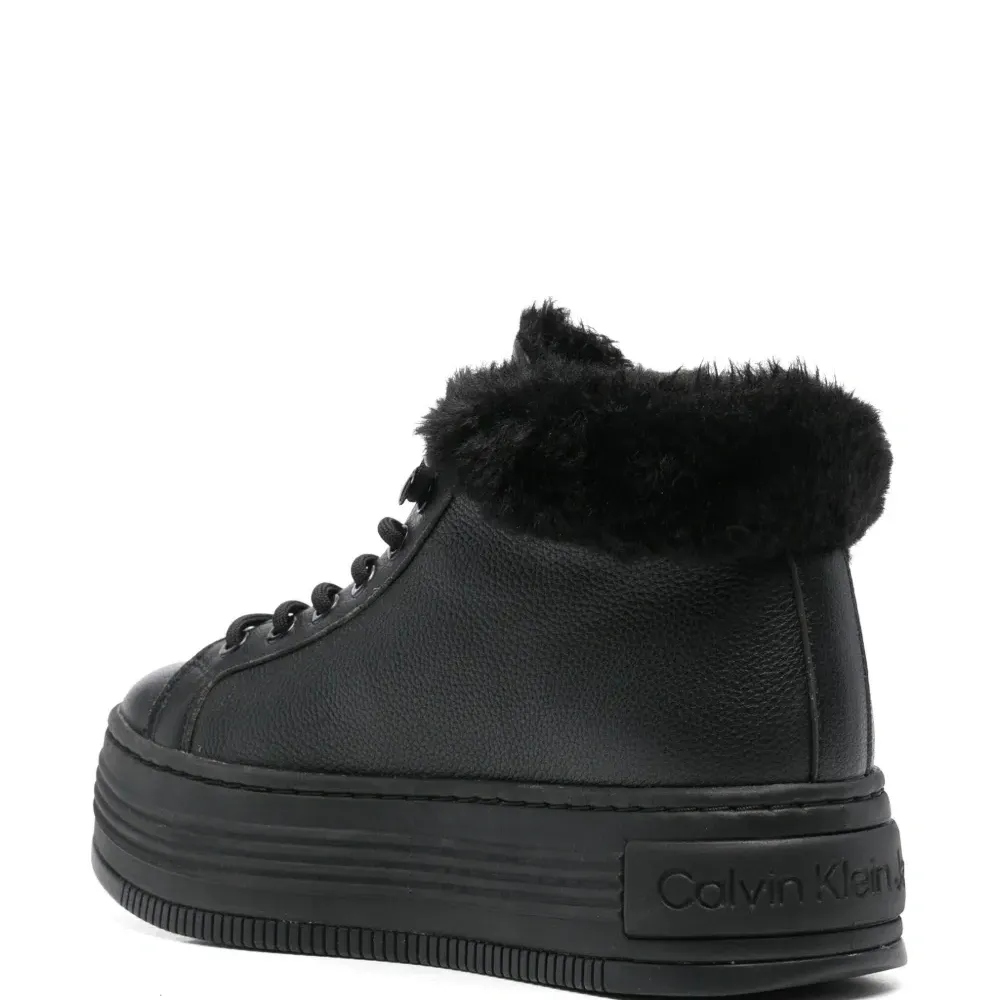 Кожаные кроссовки