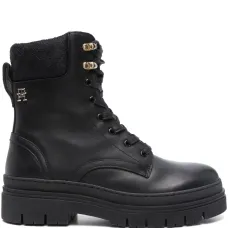 Сапоги с вышитой монограммой