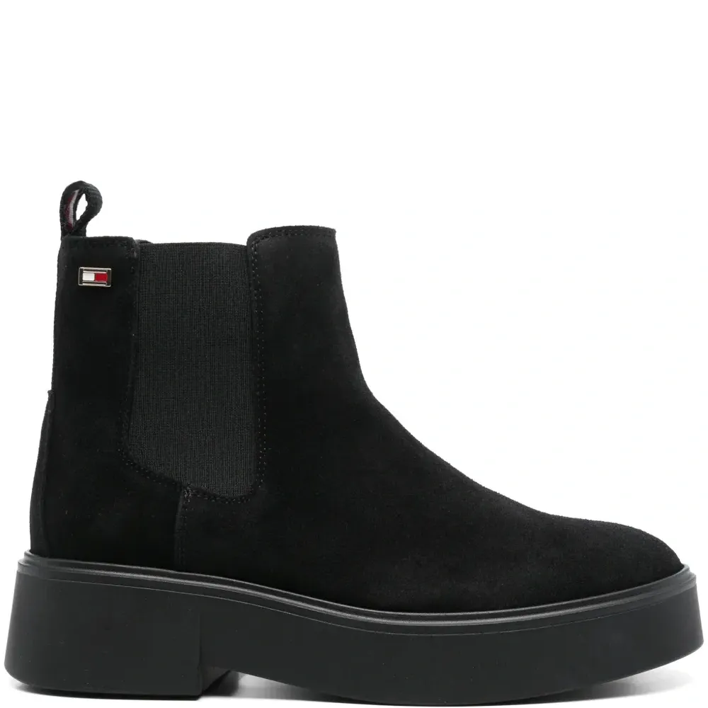 Замшевые ботинки