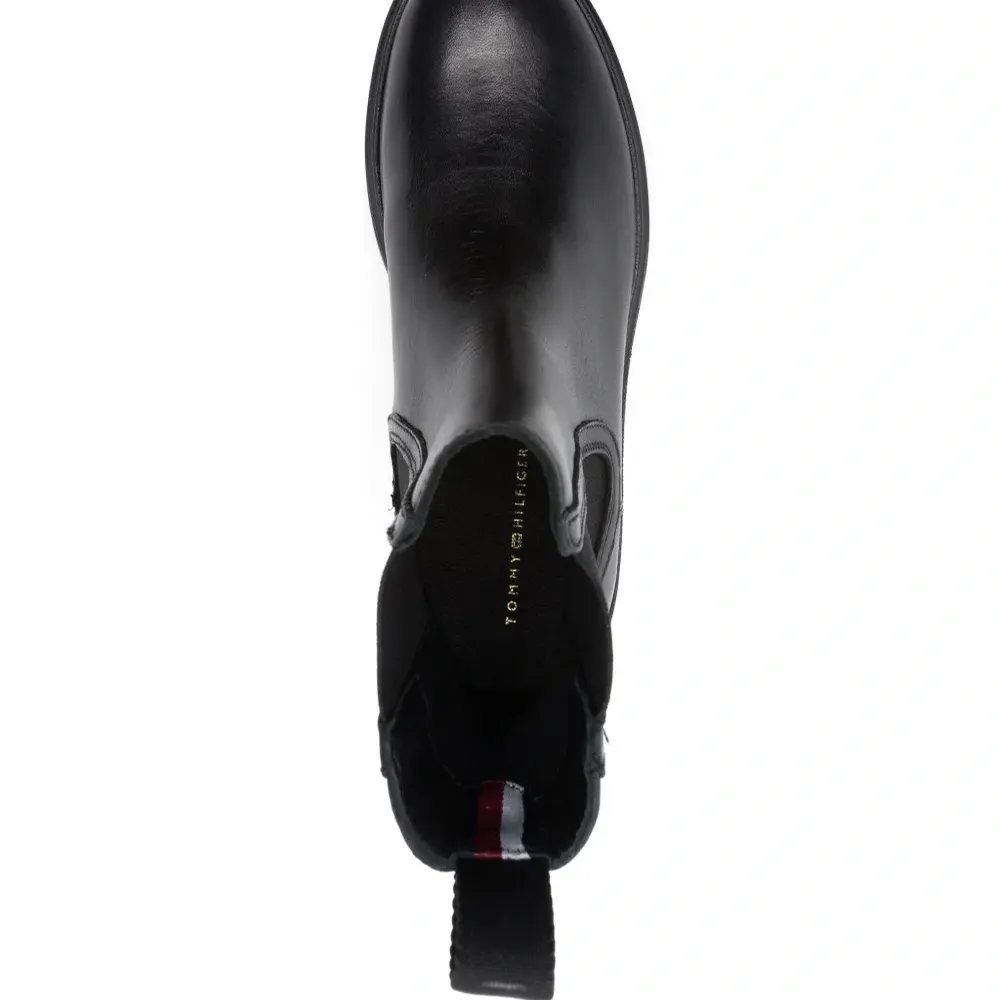 Кожаные ботинки