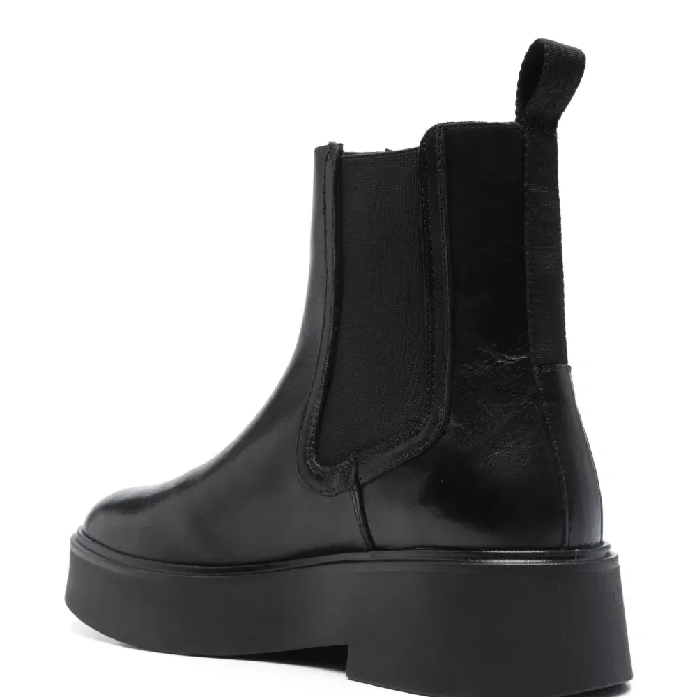 Кожаные ботинки