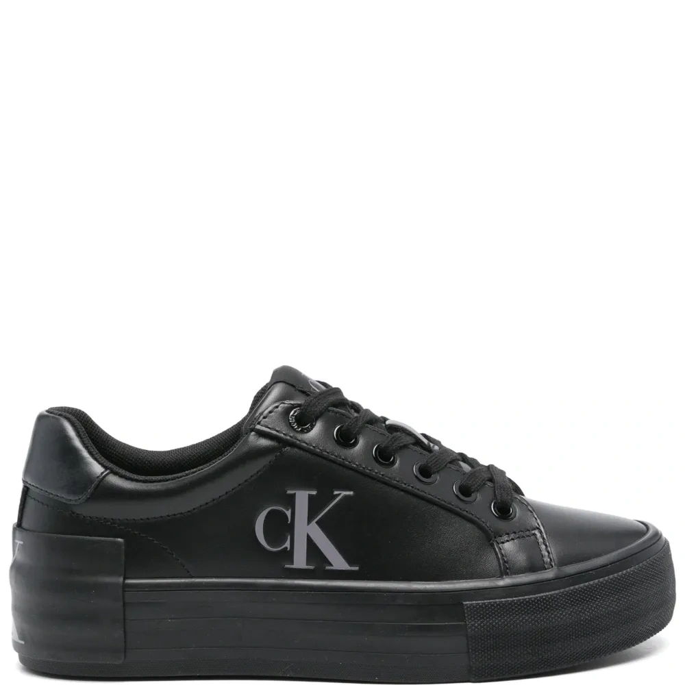 Кожаные кроссовки