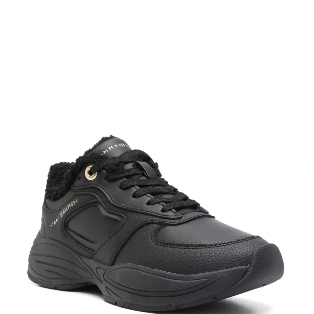 Кроссовки с отделкой из шерпы