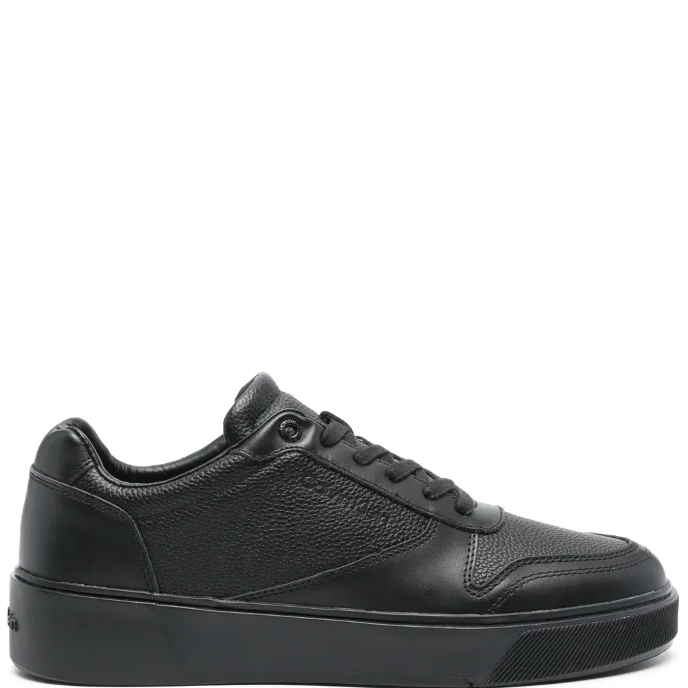 Кожаные кроссовки