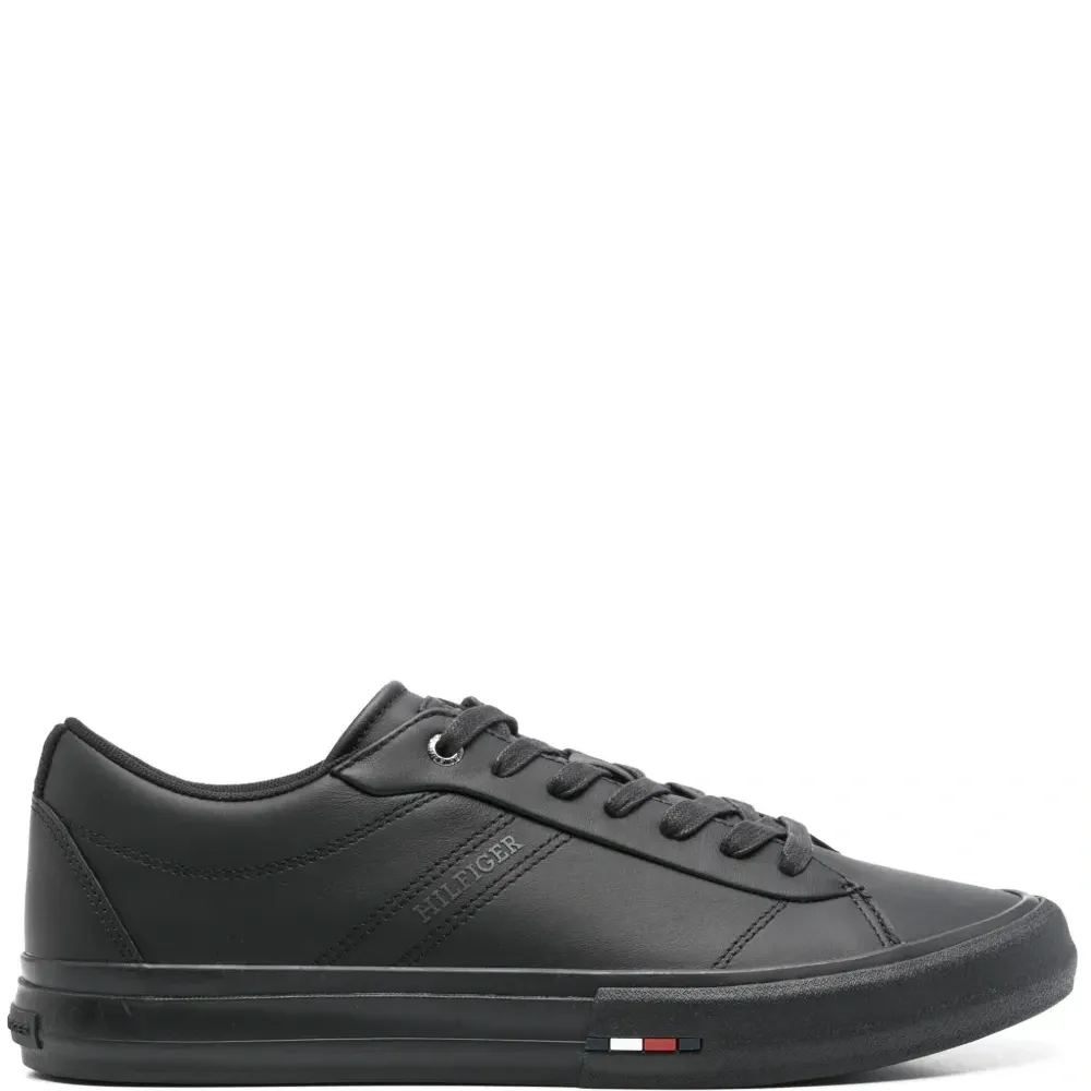 Кожаные кроссовки