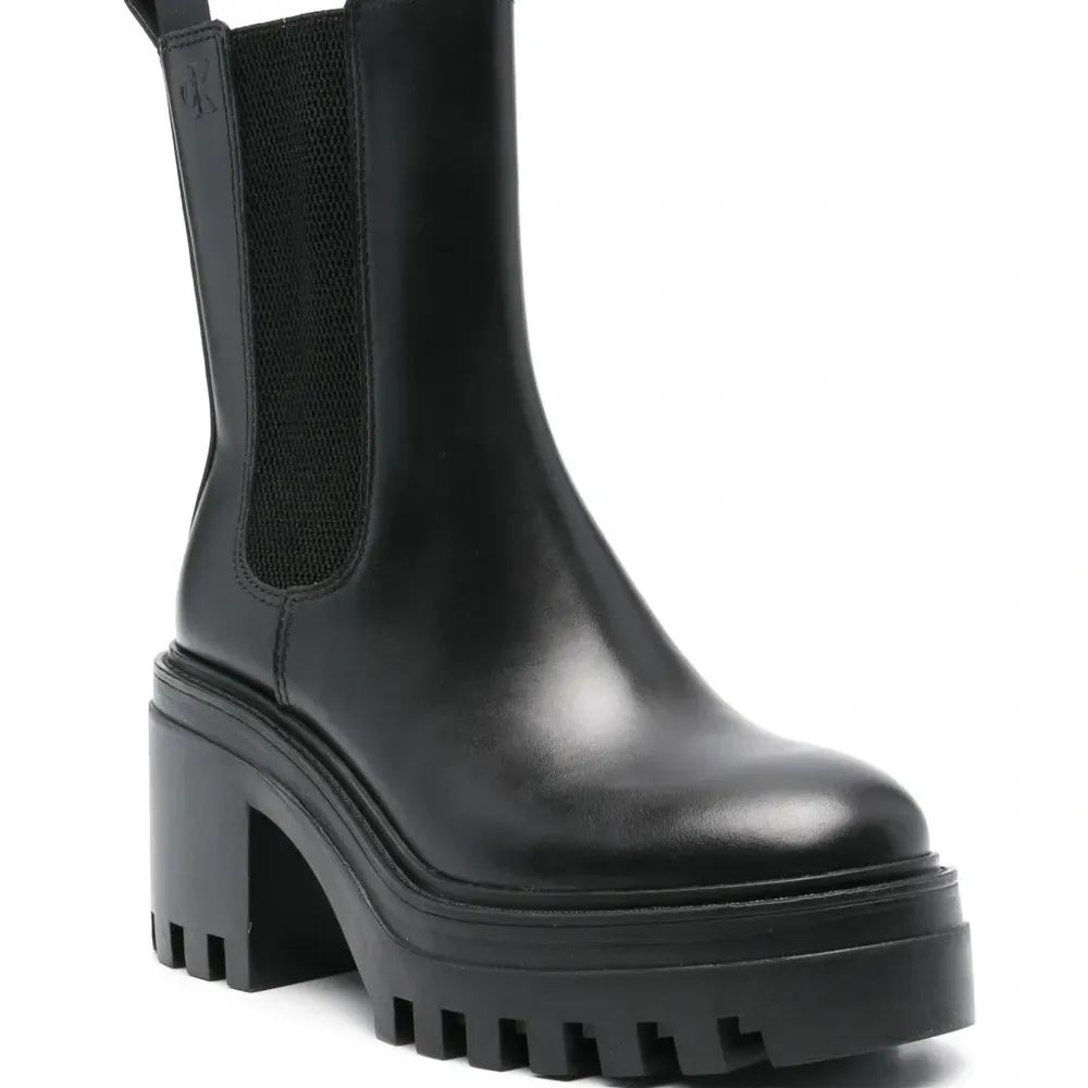 Сапоги с закругленным носком