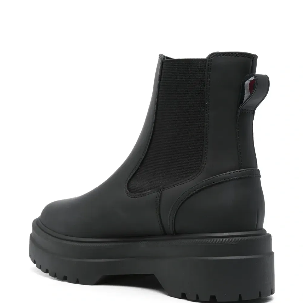 Массивные ботинки челси