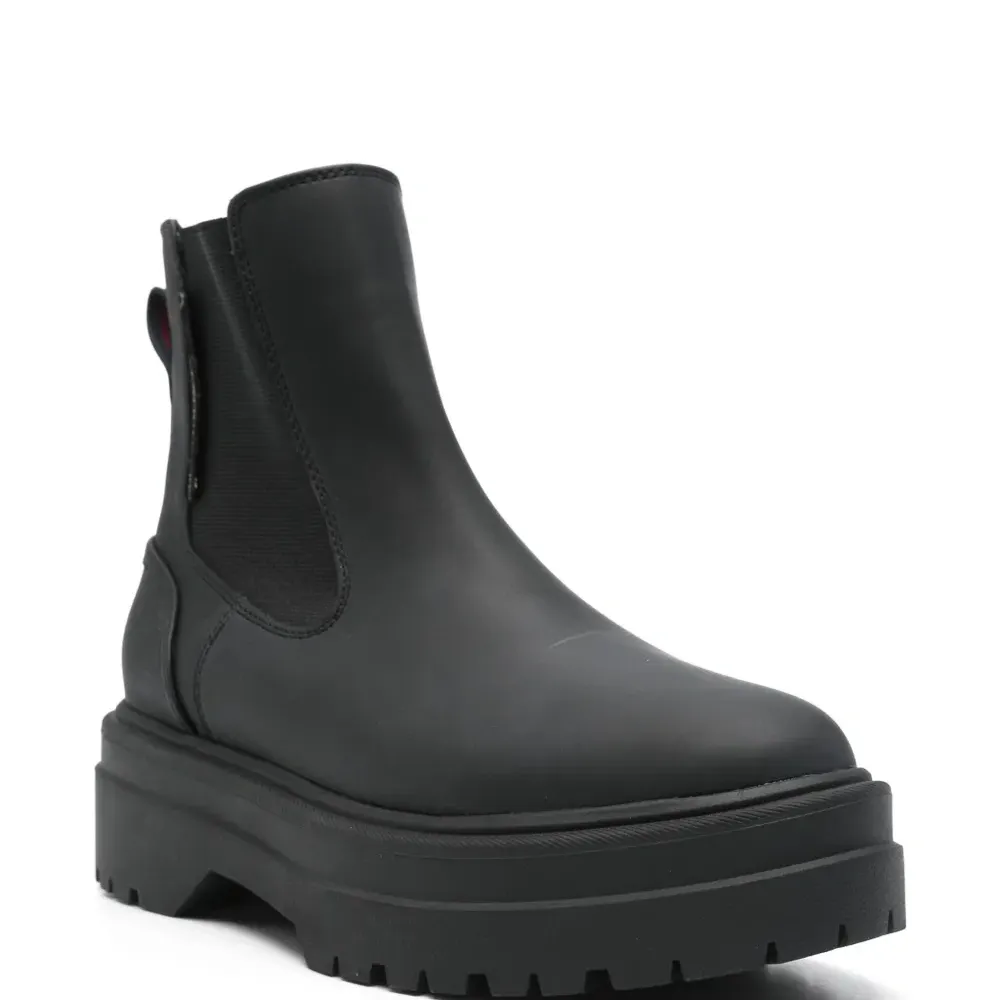 Массивные ботинки челси