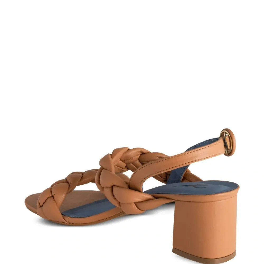 Сандалии с плетеными ремешками