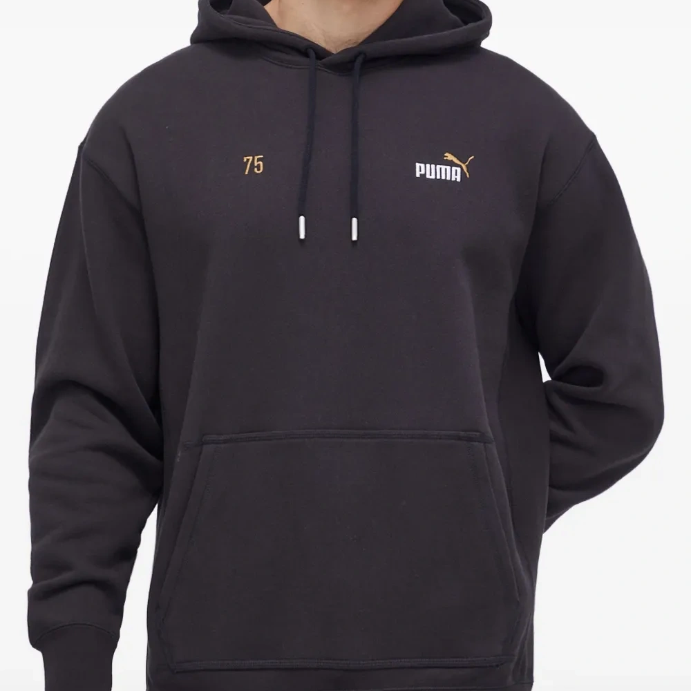 Худи с вышитым логотипом