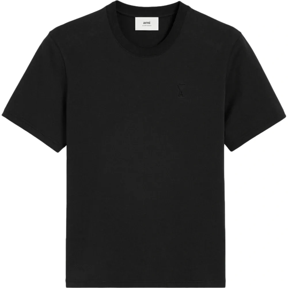 Футболка с вышитым логотипом