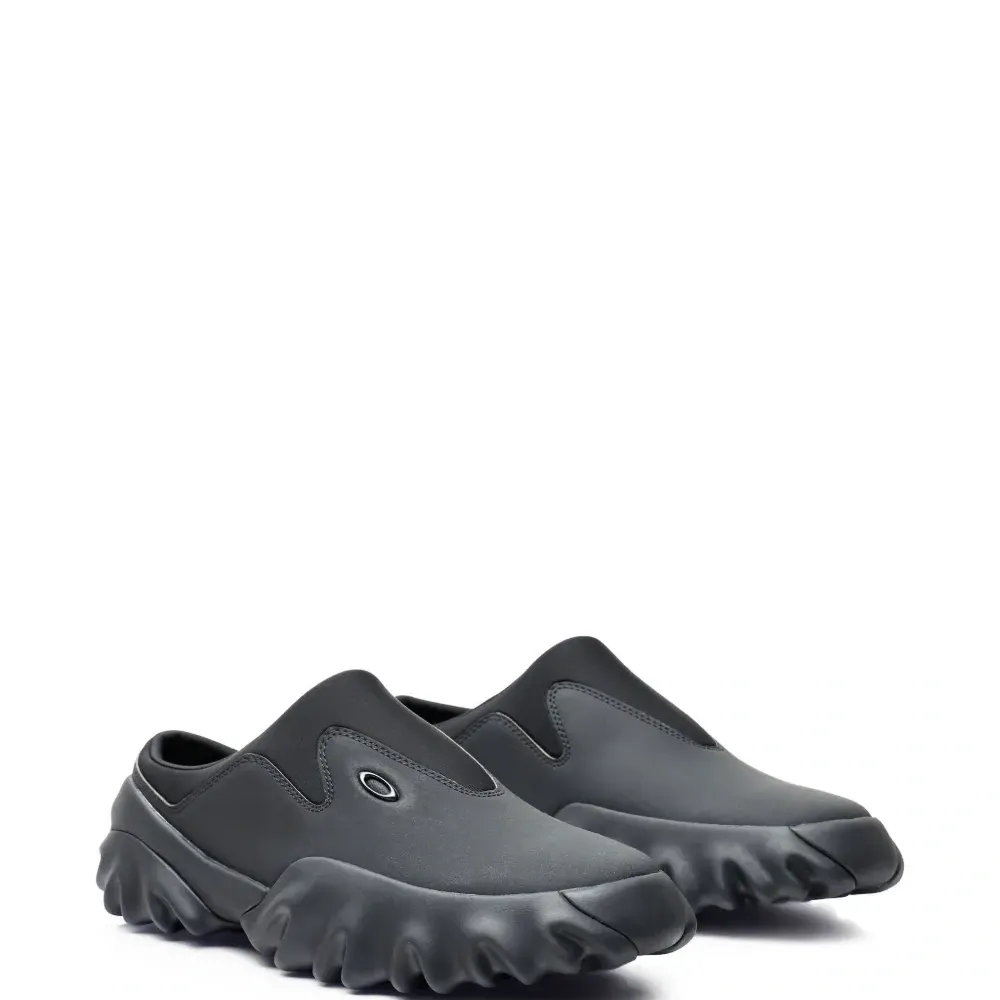 Мюли Team Chop Saw из коллаборации с Oakley Factory