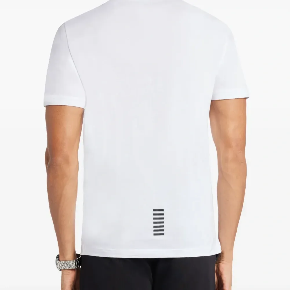 Футболка с круглым вырезом