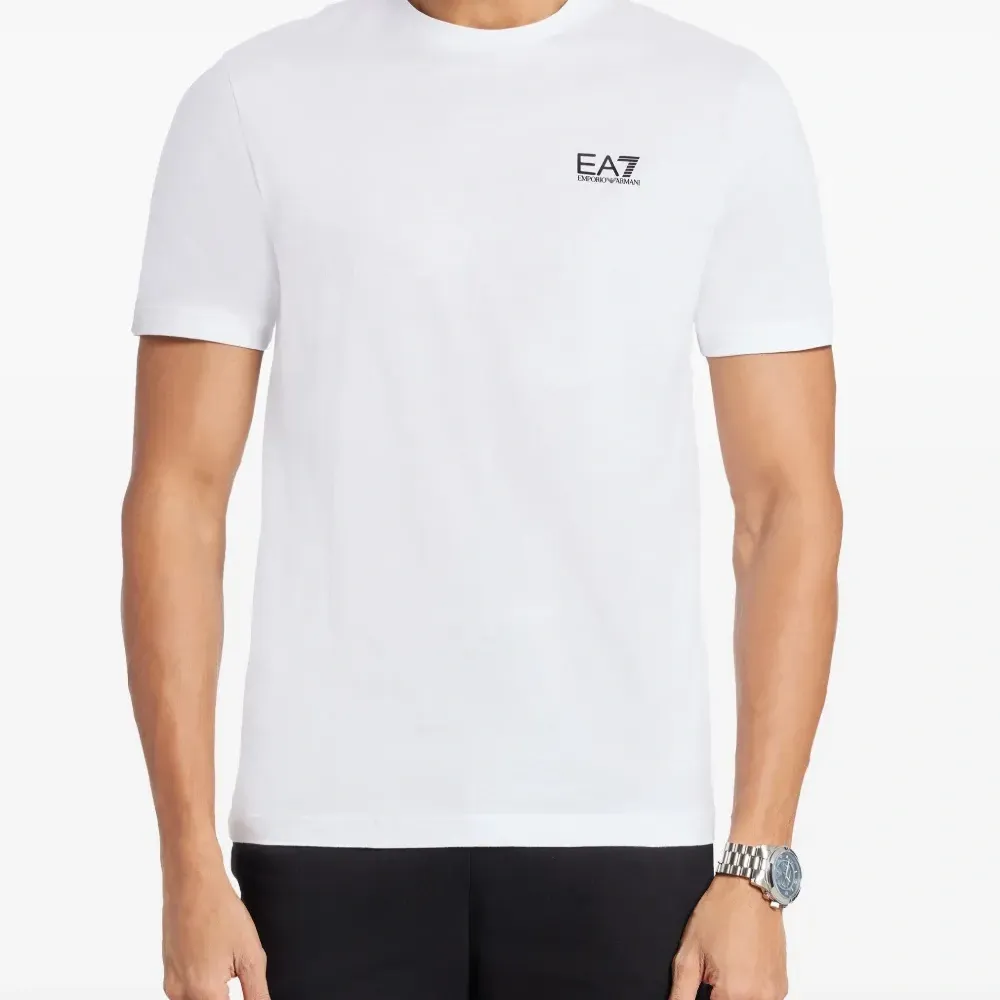 Футболка с круглым вырезом