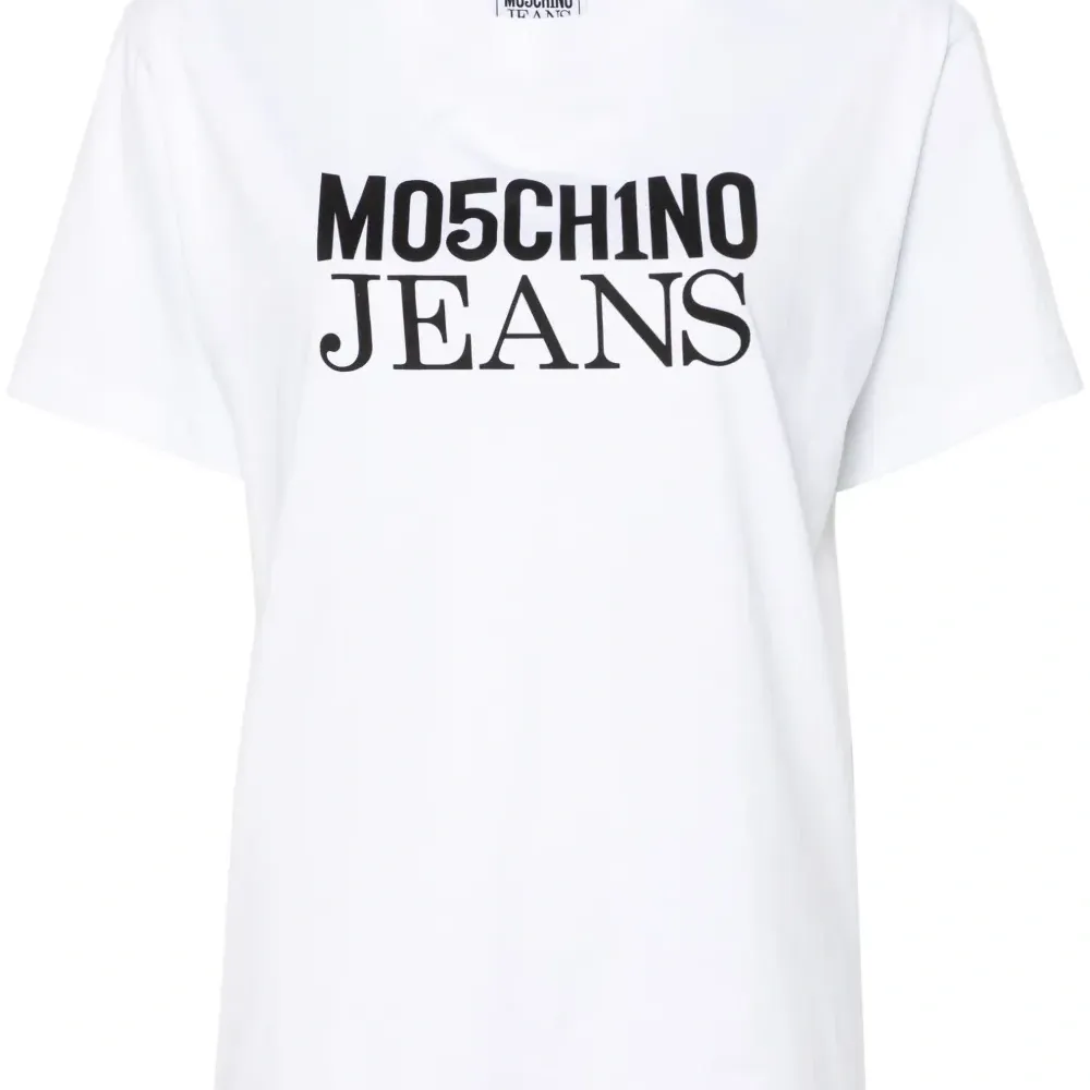 Футболка с логотипом