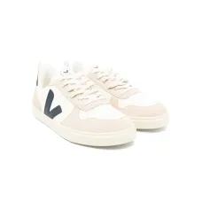 Кроссовки V-10