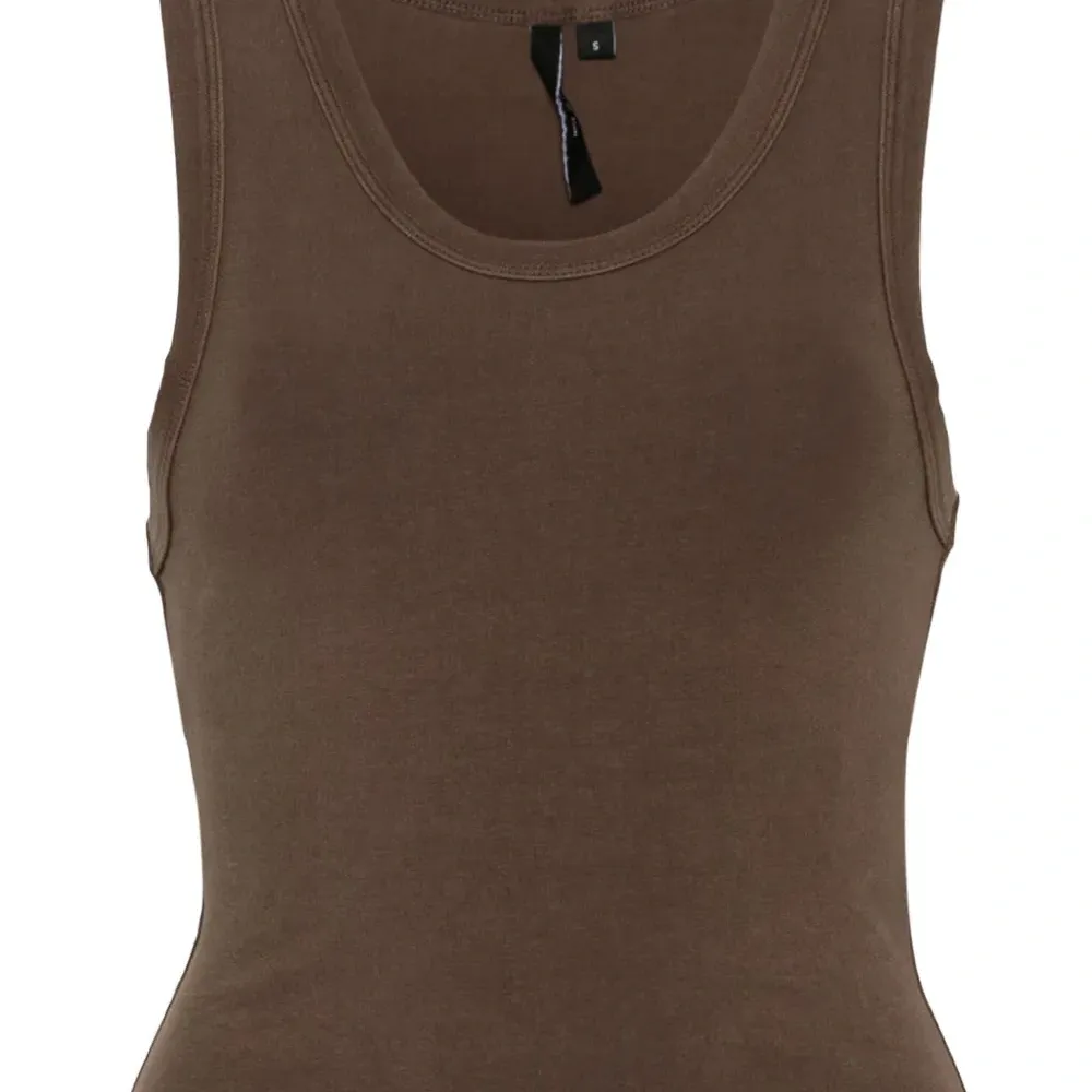 Укороченный топ