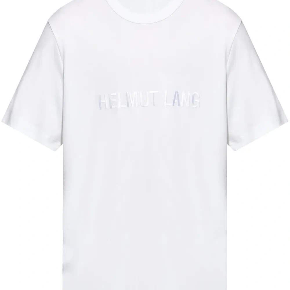 Футболка с вышитым логотипом