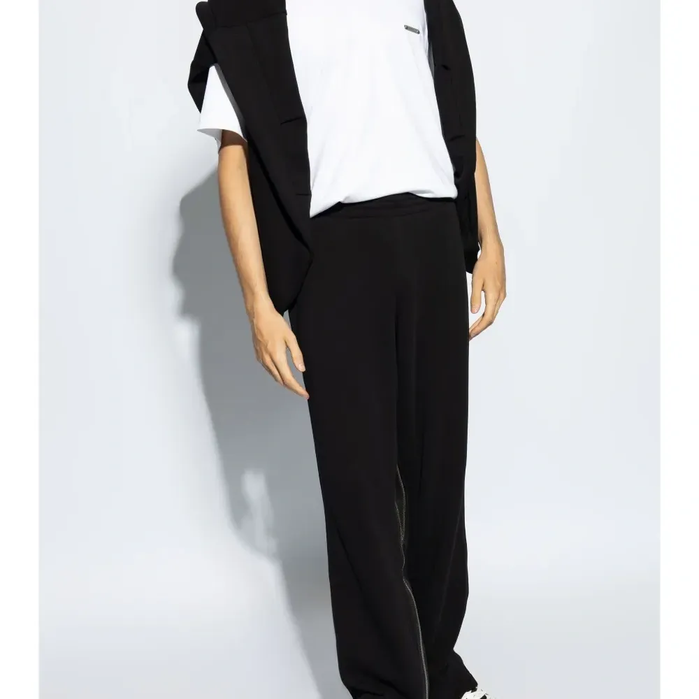 Футболка с логотипом