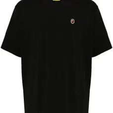 Футболка с вышитым логотипом