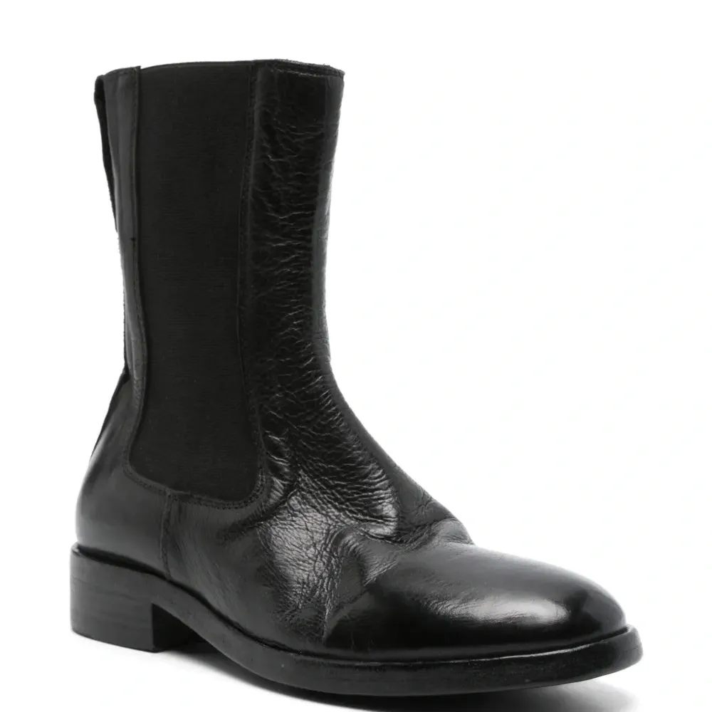 Кожаные ботинки