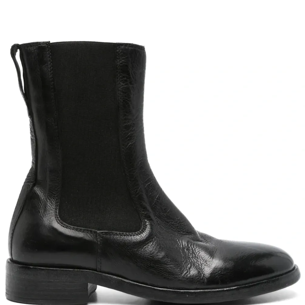 Кожаные ботинки