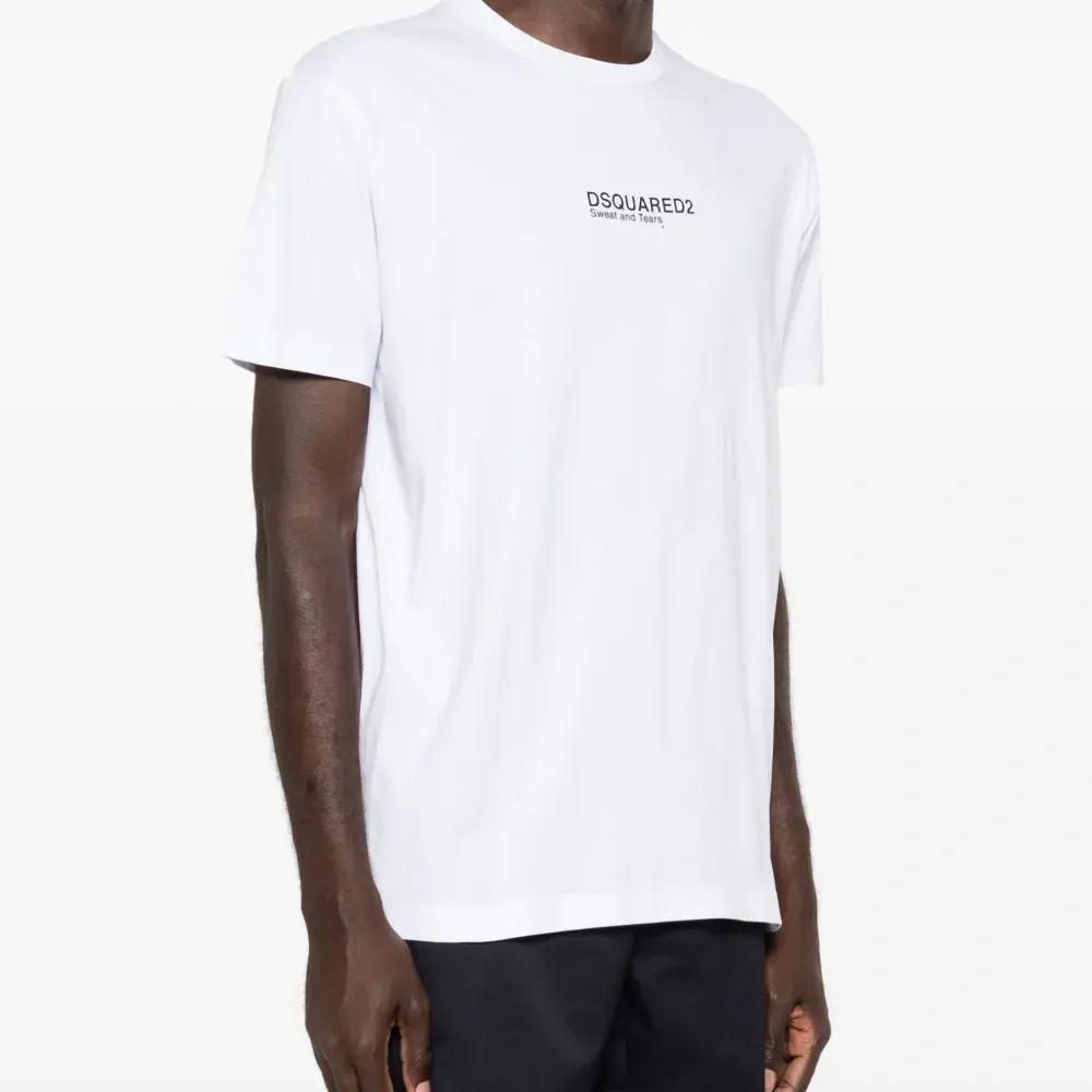 Футболка с логотипом