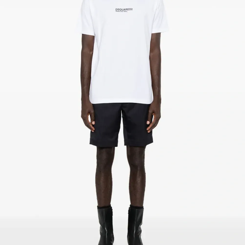 Футболка с логотипом