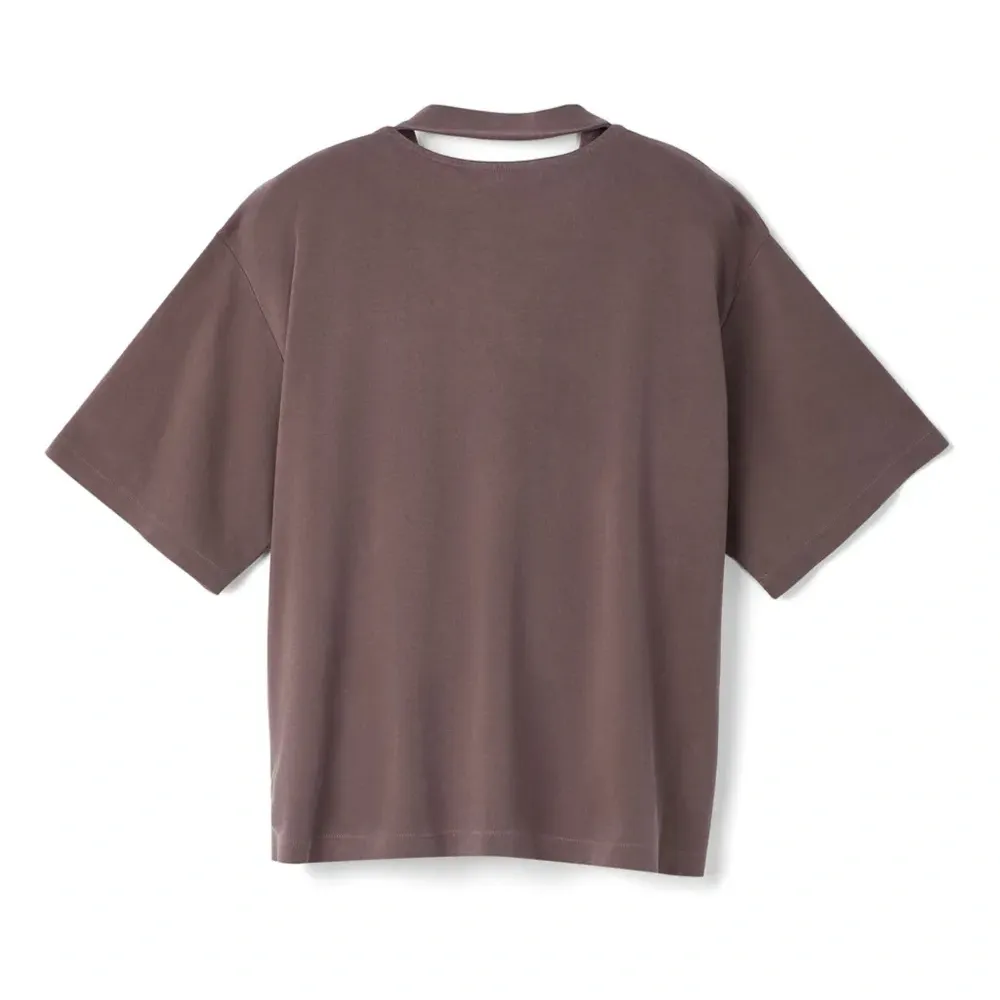 Футболка с вышитым логотипом