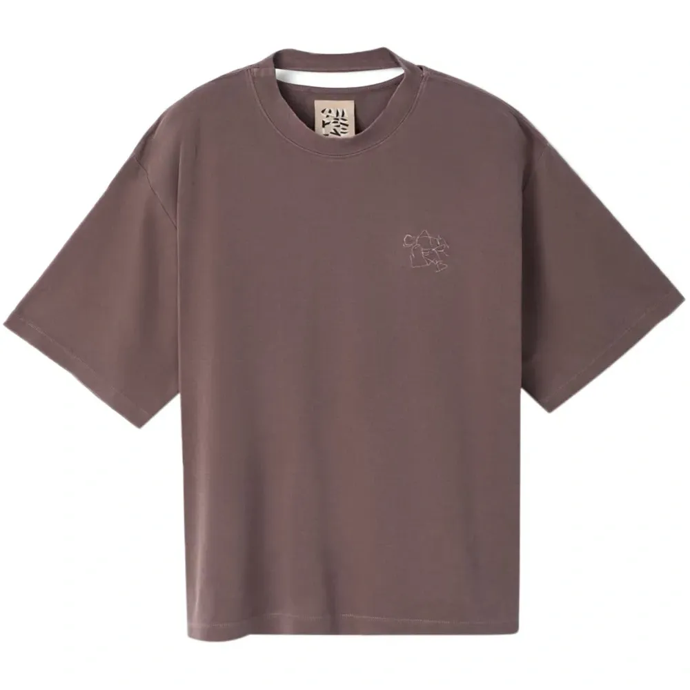 Футболка с вышитым логотипом