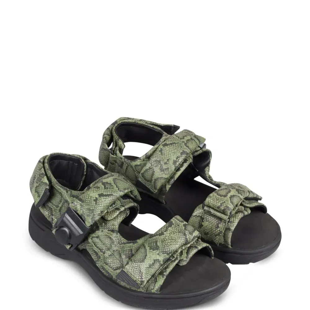 Сандалии Green из коллаборации с Martine Rose