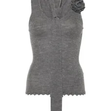 Трикотажный топ с цветочной аппликацией