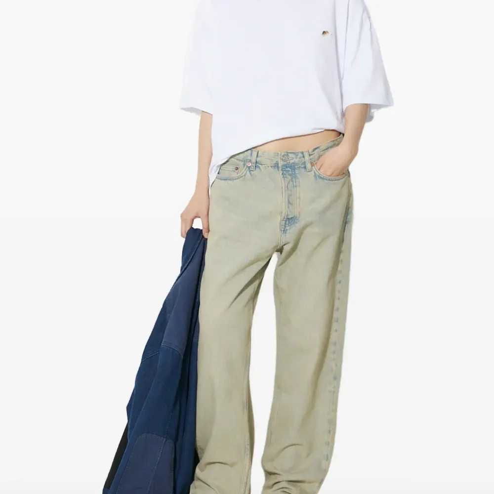 Футболка с вышивкой