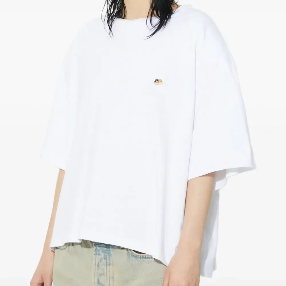 Футболка с вышивкой