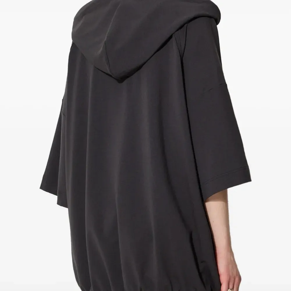 Худи с укороченными рукавами