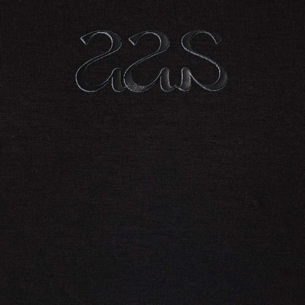 Футболка с высоким воротником и рукавами реглан